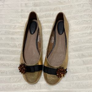 Used Fossil doll shoes. 🤍